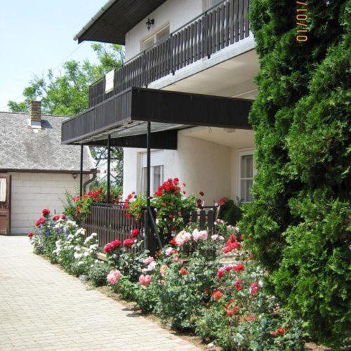 Ilona Apartmanok Balatonboglar Exterior photo