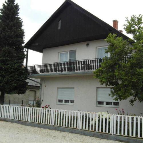 Ilona Apartmanok Balatonboglar Exterior photo