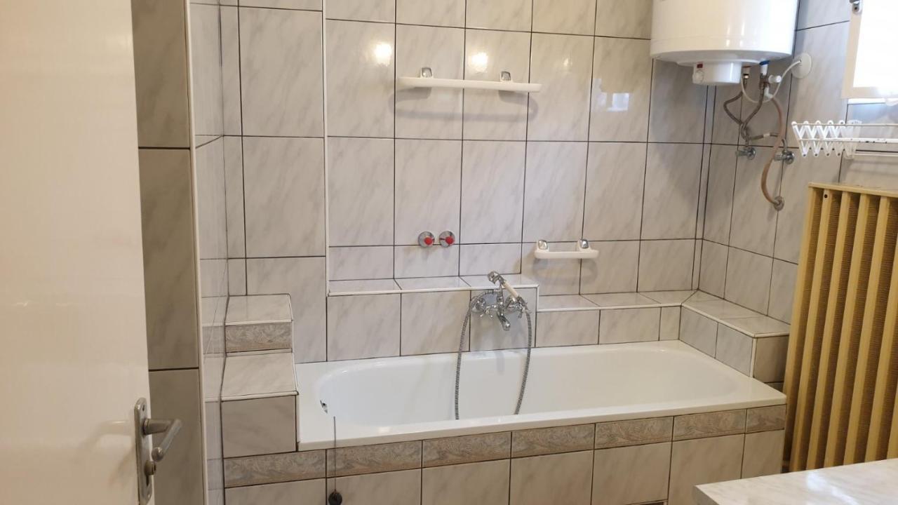 Ilona Apartmanok Balatonboglar Exterior photo