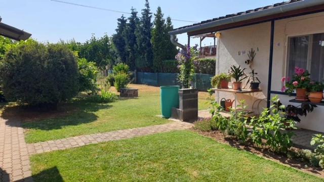 Ilona Apartmanok Balatonboglar Exterior photo