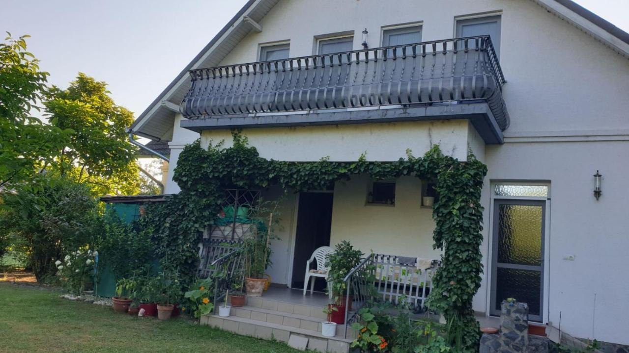 Ilona Apartmanok Balatonboglar Exterior photo