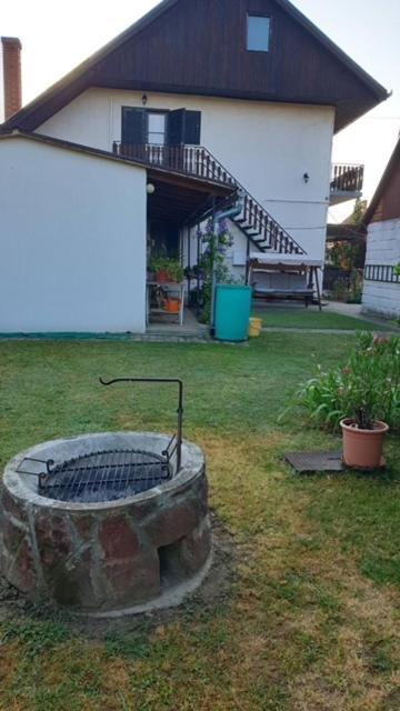 Ilona Apartmanok Balatonboglar Exterior photo