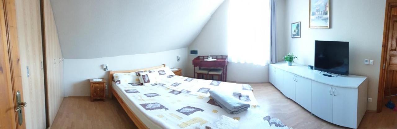 Ilona Apartmanok Balatonboglar Exterior photo